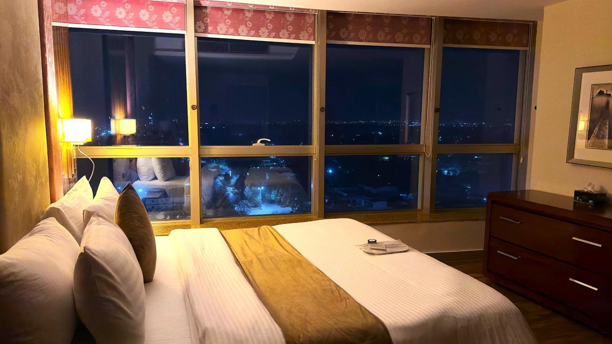 Centaurus Apartments Ісламабад Екстер'єр фото